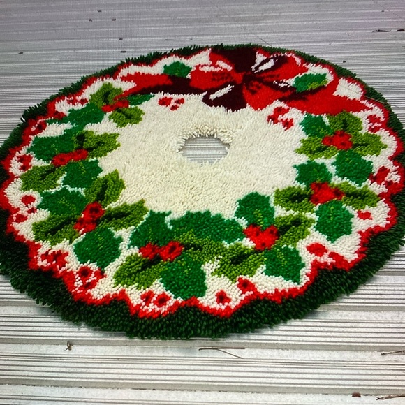 26” Vintage hand Crafted tree skirt - Picture 1 of 5
